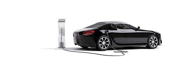 Une voiture électrique qui recharge sa batterie