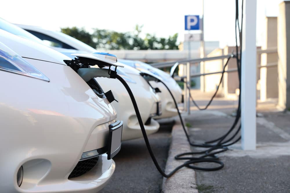 Equipez le parking de son entreprise de bornes de recharge pour voitures électriques