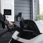 Recyclage des batteries de voiture électrique : les enjeux, solutions et impact environnementaux expliqués.
