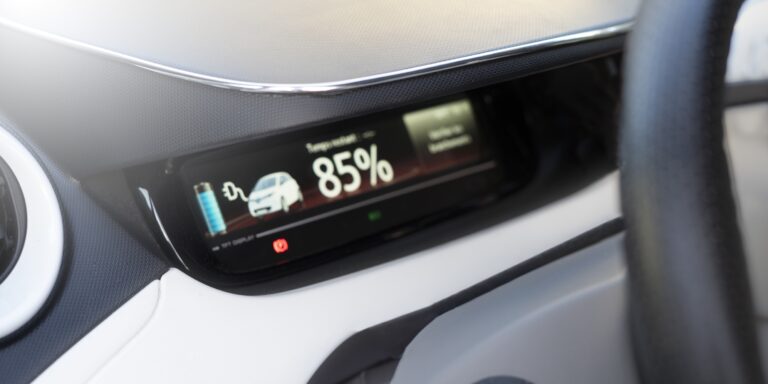 Tableau de bord d'une voiture électrique